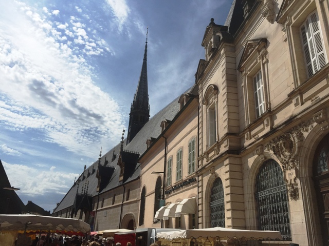 beaune danetigress blog travel market wine burgundy route vineyard